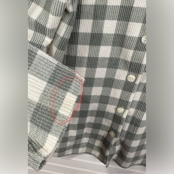 Teddi white & sage green plaid shirt. Size L. - Picture 3 of 6